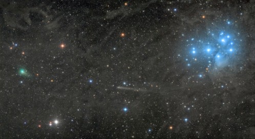 ./bilder/Two_comets_with_the_Pleiades___9516___Damian_Peach-68c6f5c3a9179e85.jpg